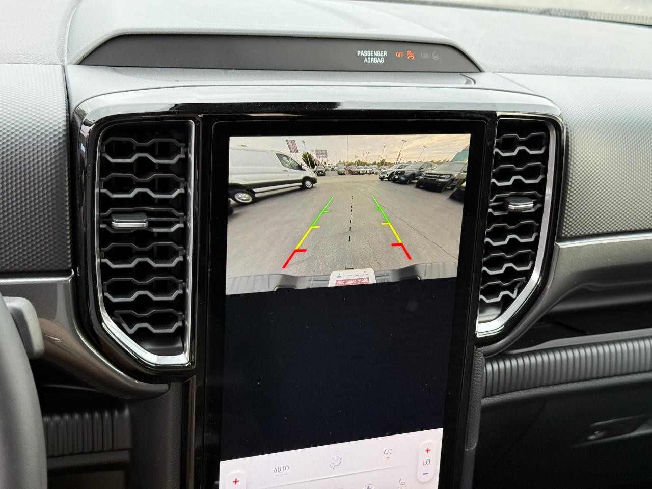 Ford Ranger Vehicle Full-screen Gallery Image 18