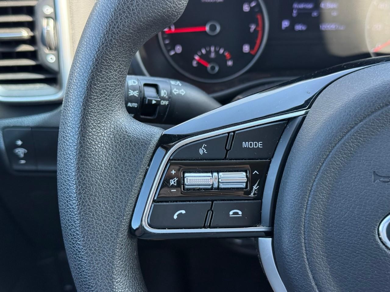 Kia Sportage Vehicle Full-screen Gallery Image 12