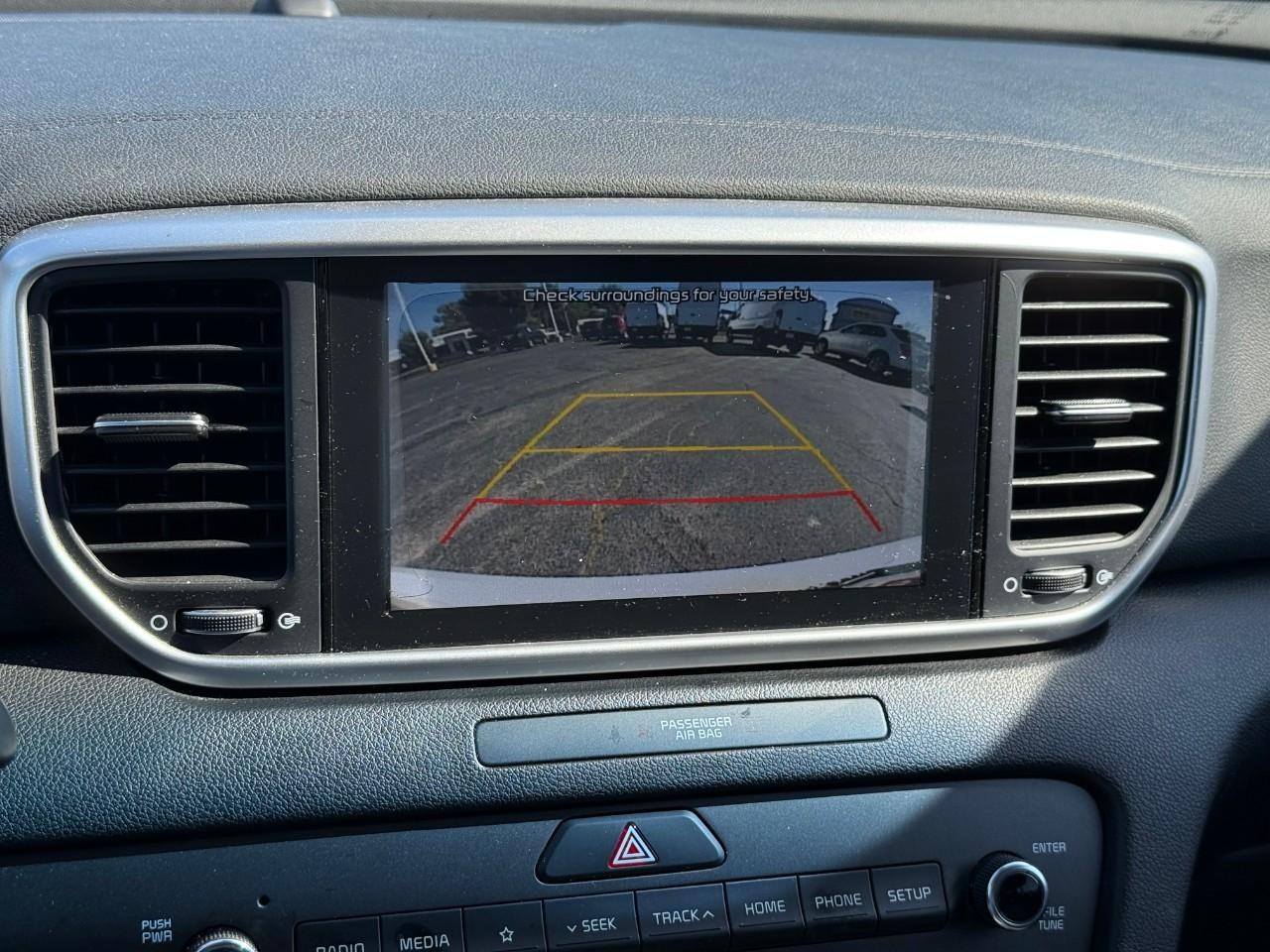 Kia Sportage Vehicle Full-screen Gallery Image 15