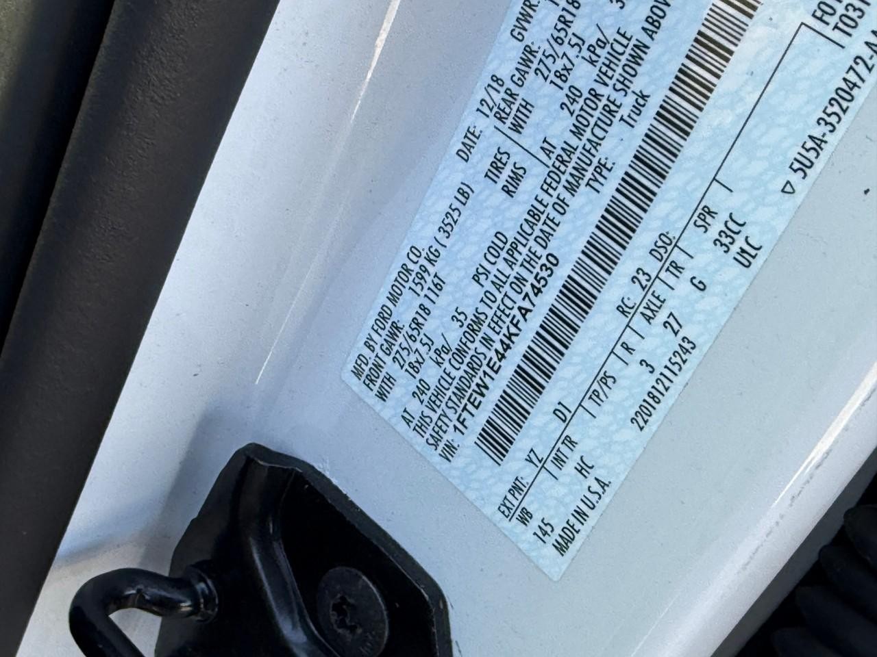 Ford F-150 Vehicle Full-screen Gallery Image 17