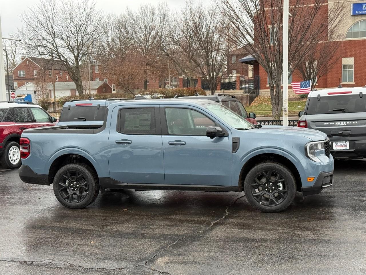 Ford Maverick Vehicle Full-screen Gallery Image 02