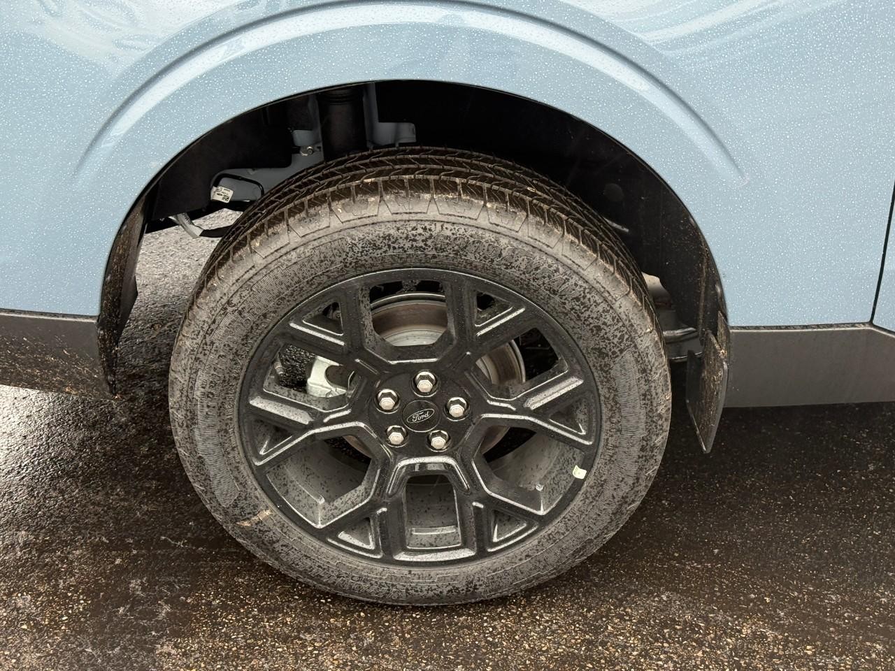 Ford Maverick Vehicle Full-screen Gallery Image 05