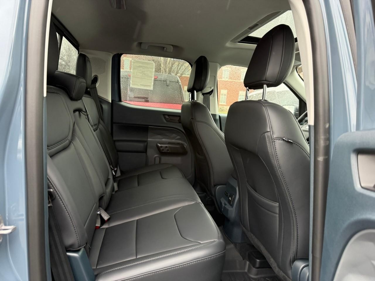 Ford Maverick Vehicle Full-screen Gallery Image 06