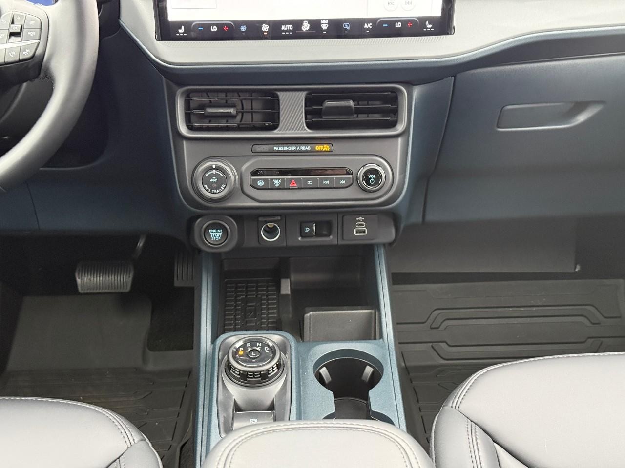 Ford Maverick Vehicle Full-screen Gallery Image 10