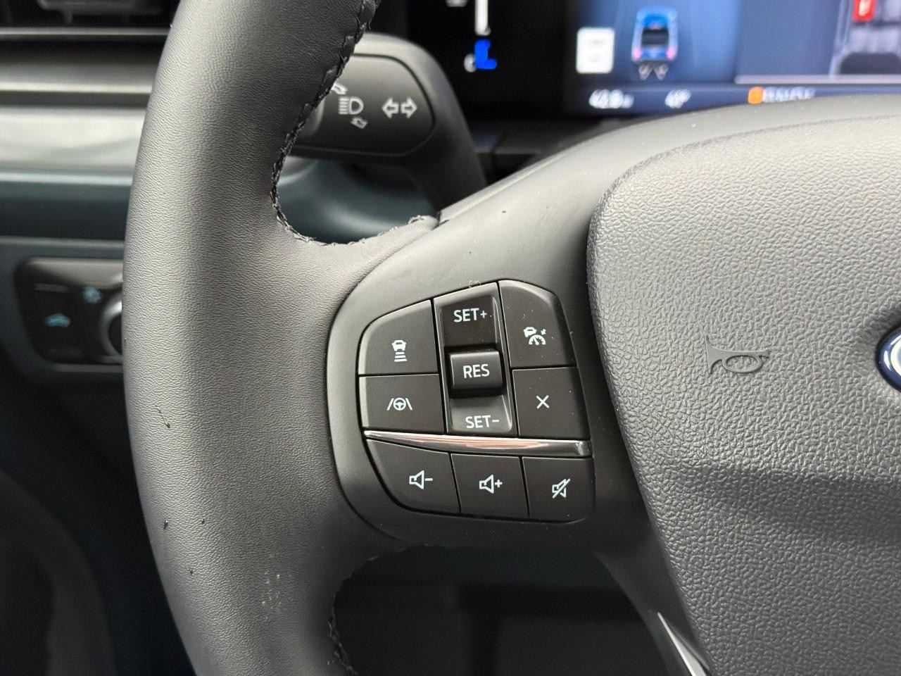 Ford Maverick Vehicle Full-screen Gallery Image 14