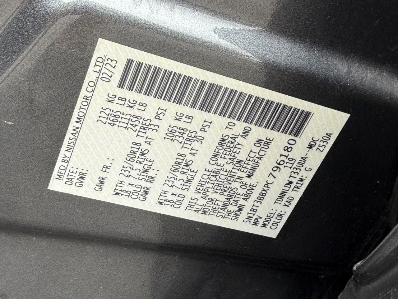 Nissan Rogue Vehicle Full-screen Gallery Image 17