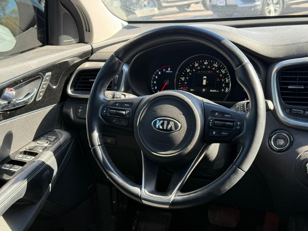 Kia Sorento Vehicle Full-screen Gallery Image 07