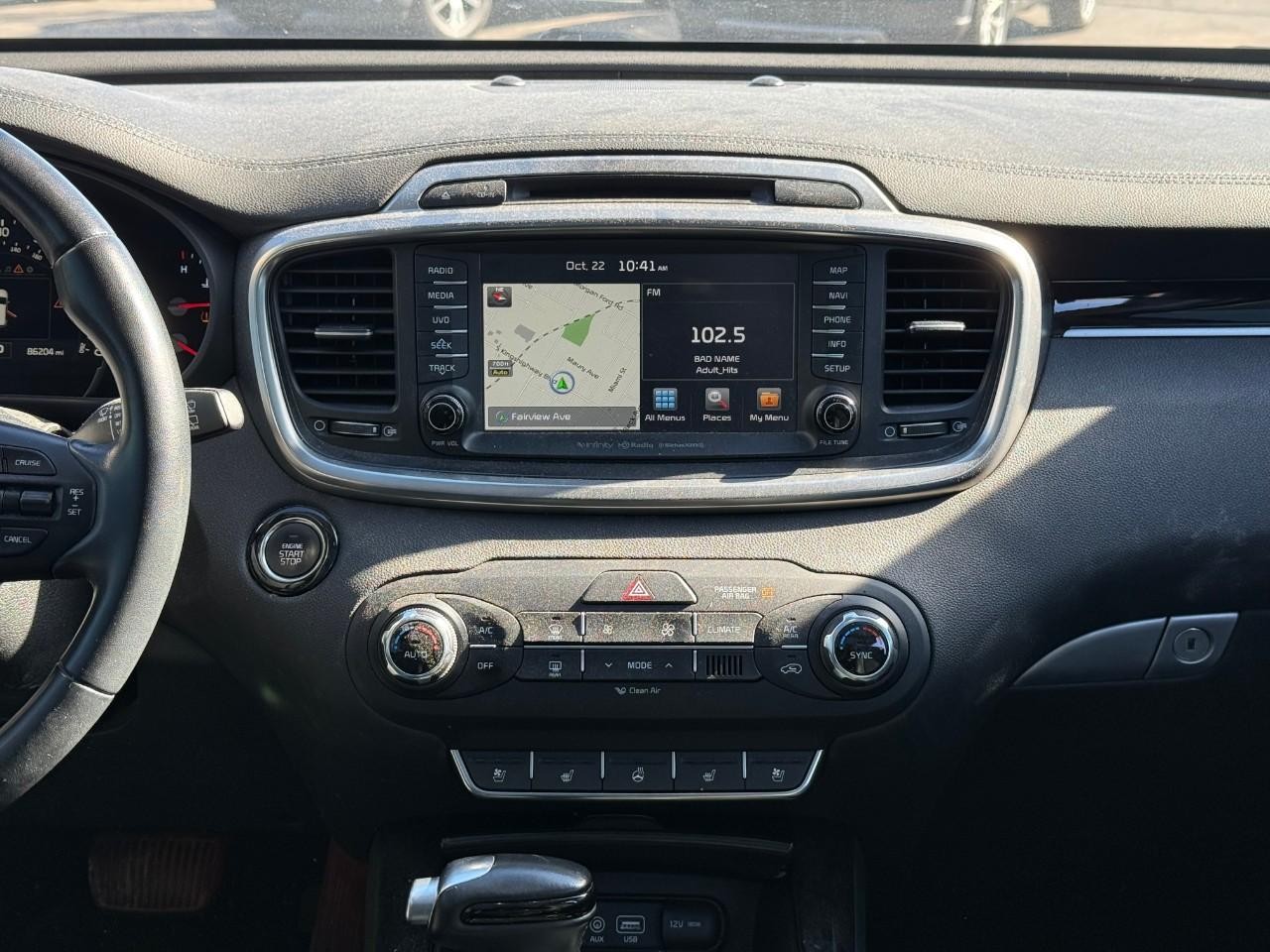 Kia Sorento Vehicle Full-screen Gallery Image 08