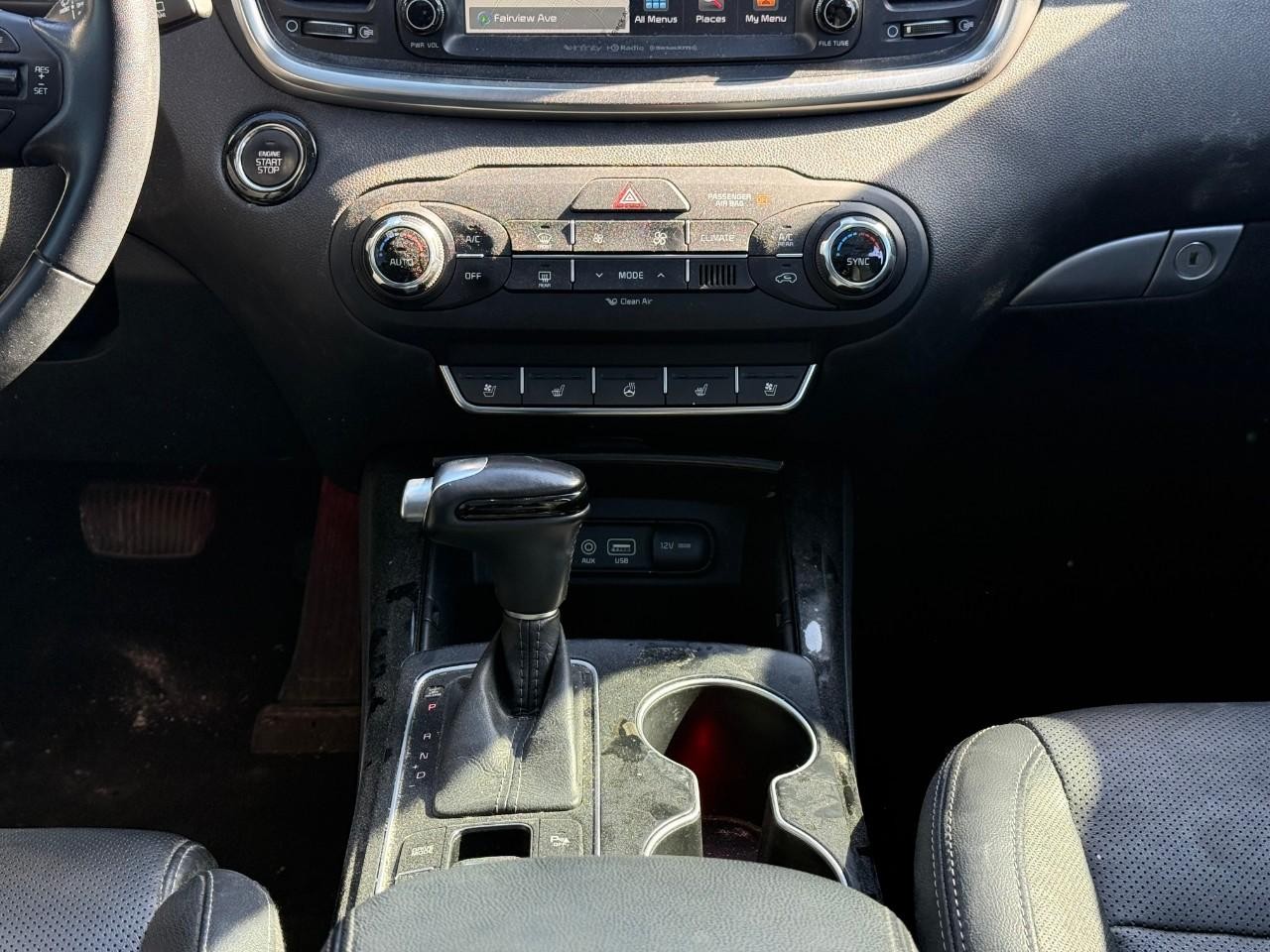 Kia Sorento Vehicle Full-screen Gallery Image 09