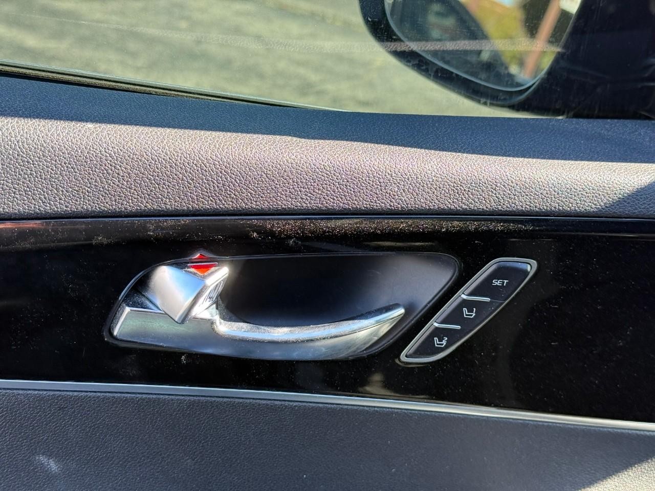 Kia Sorento Vehicle Full-screen Gallery Image 11