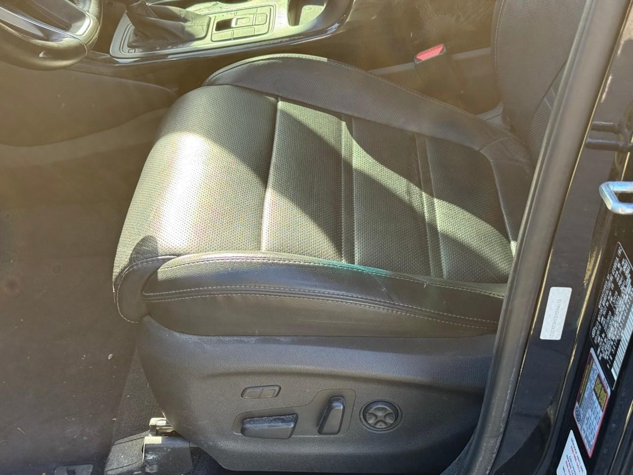 Kia Sorento Vehicle Full-screen Gallery Image 12