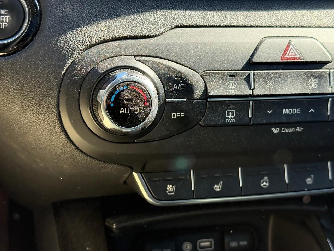 Kia Sorento Vehicle Full-screen Gallery Image 14