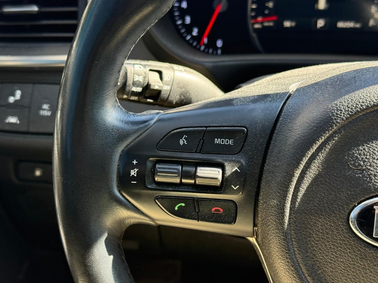 Kia Sorento Vehicle Full-screen Gallery Image 17