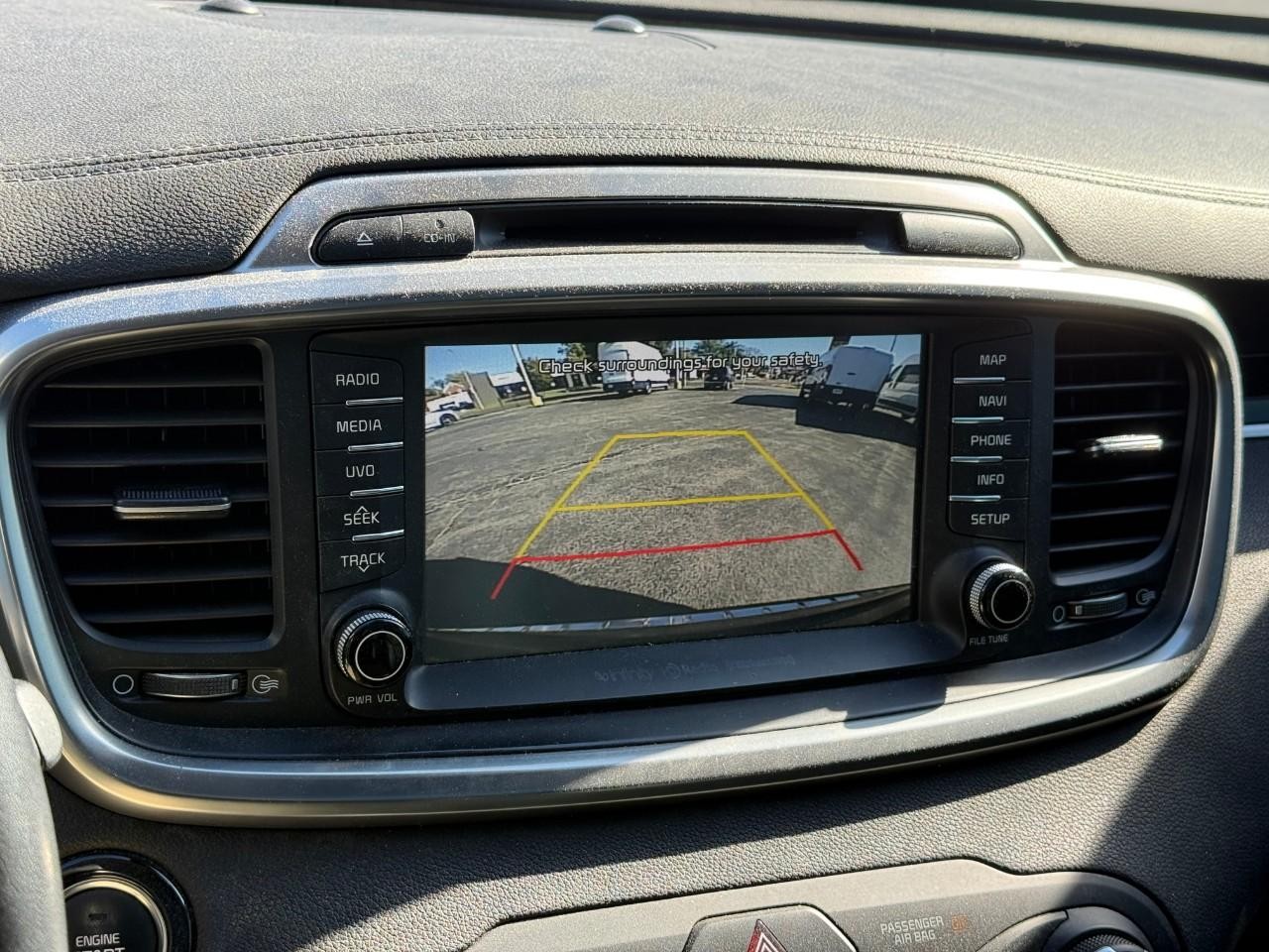 Kia Sorento Vehicle Full-screen Gallery Image 19