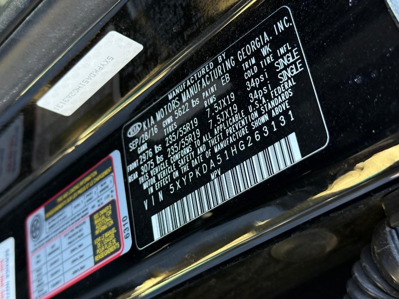 Kia Sorento Vehicle Full-screen Gallery Image 20