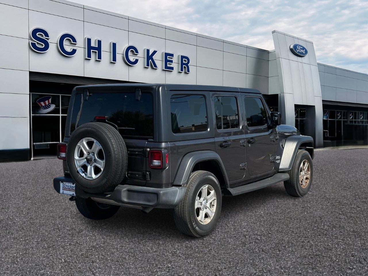 Jeep Wrangler Unlimited Vehicle Full-screen Gallery Image 02