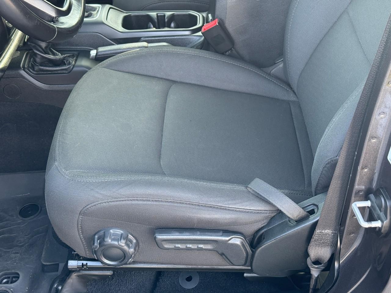 Jeep Wrangler Unlimited Vehicle Full-screen Gallery Image 14