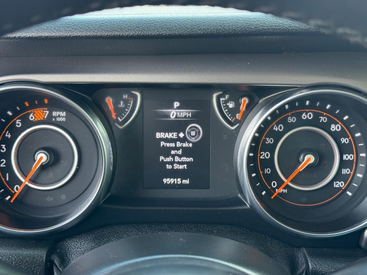 Jeep Wrangler Unlimited Vehicle Full-screen Gallery Image 18