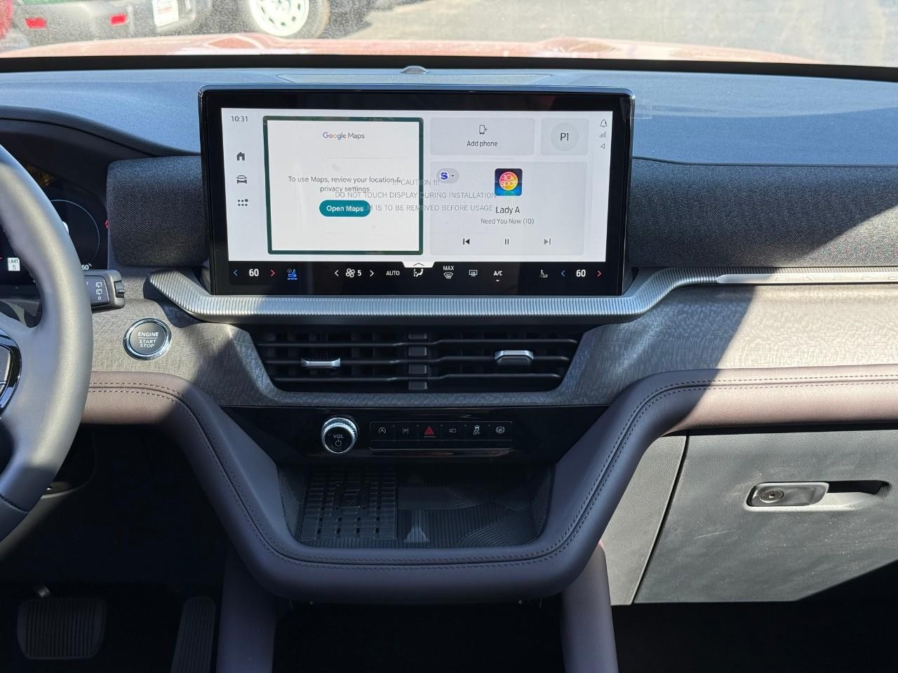 Ford Explorer Vehicle Full-screen Gallery Image 10