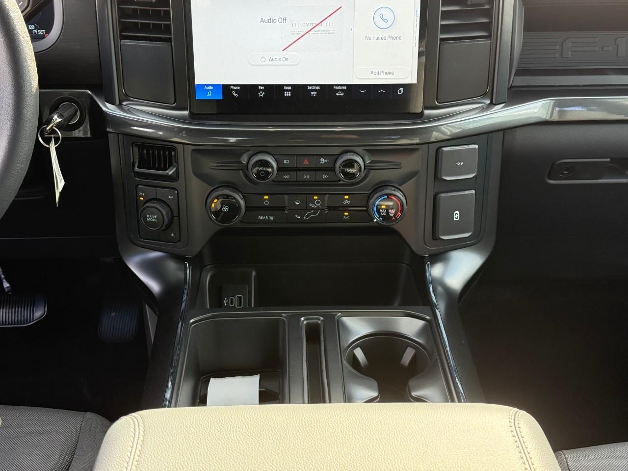 Ford F-150 Vehicle Full-screen Gallery Image 09