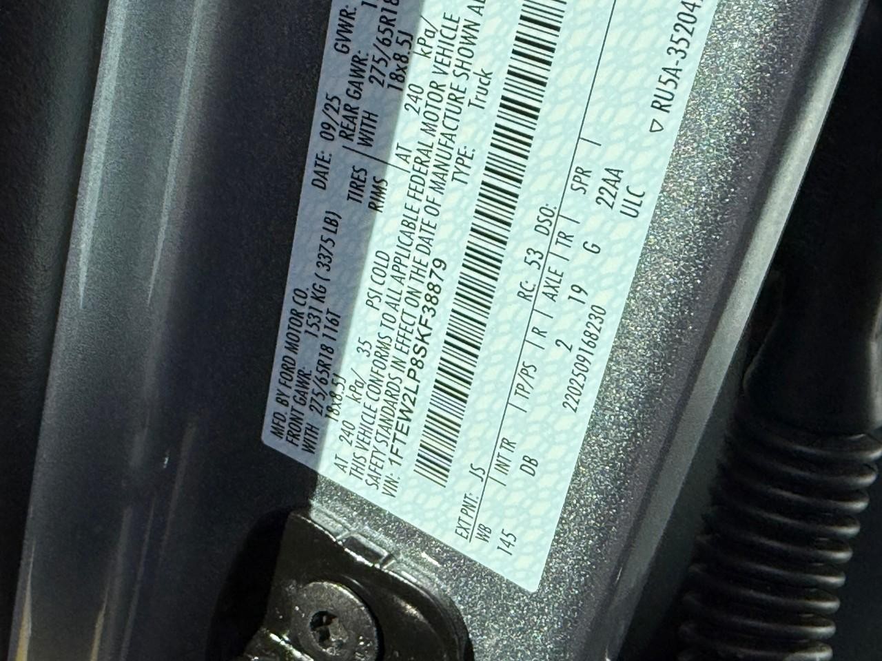 Ford F-150 Vehicle Full-screen Gallery Image 16