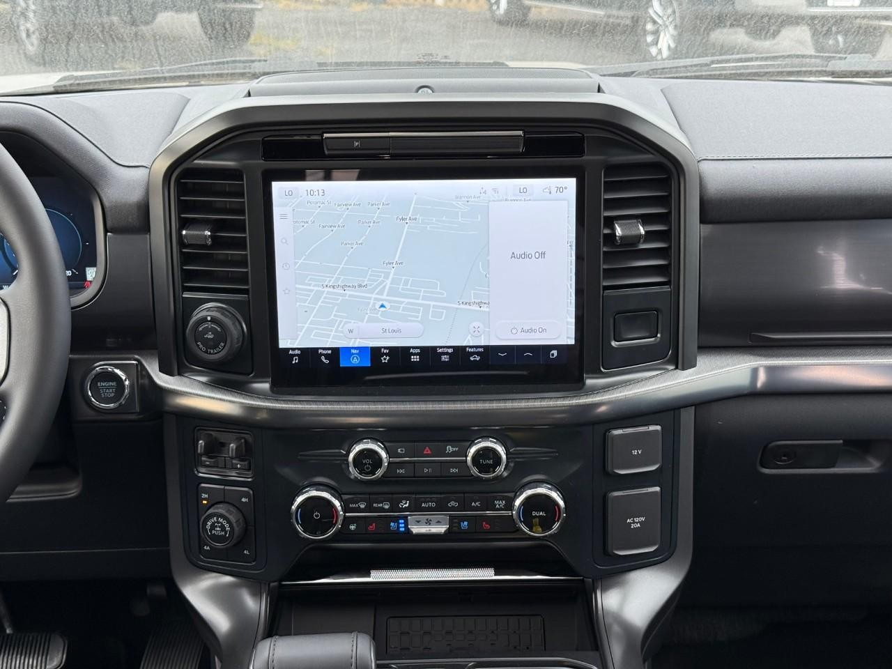 Ford F-150 Vehicle Full-screen Gallery Image 08