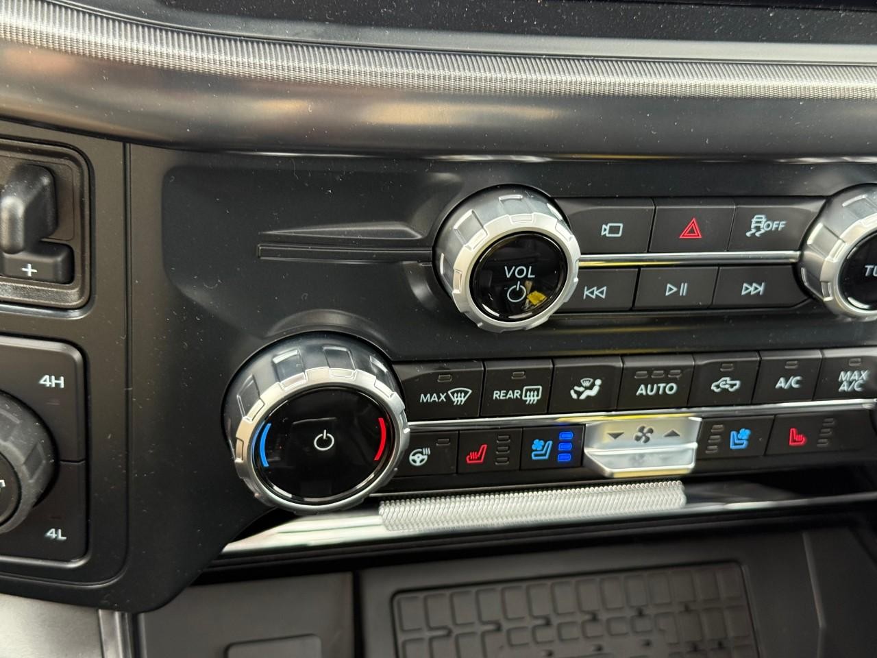 Ford F-150 Vehicle Full-screen Gallery Image 14