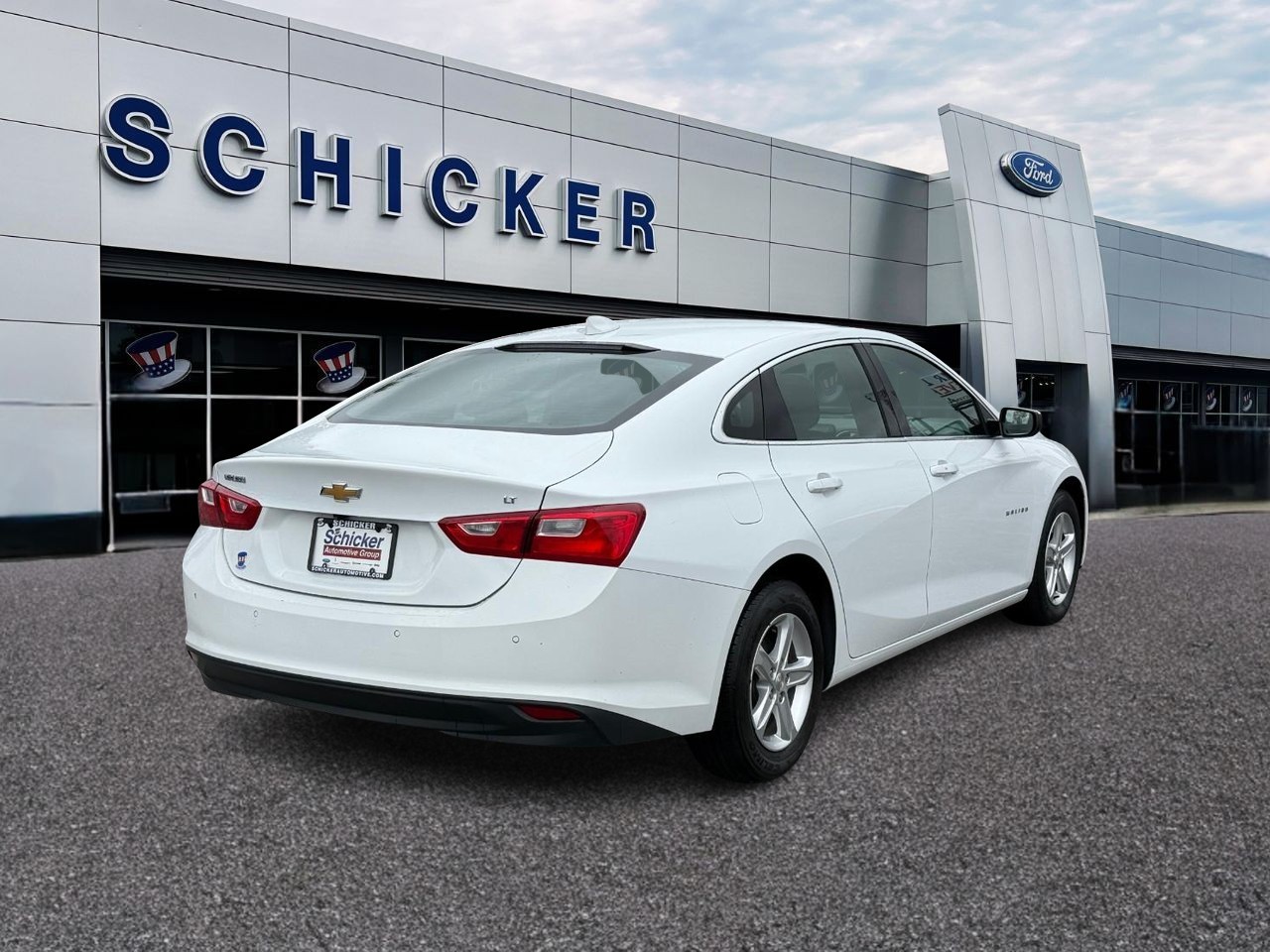 Chevrolet Malibu Vehicle Full-screen Gallery Image 02