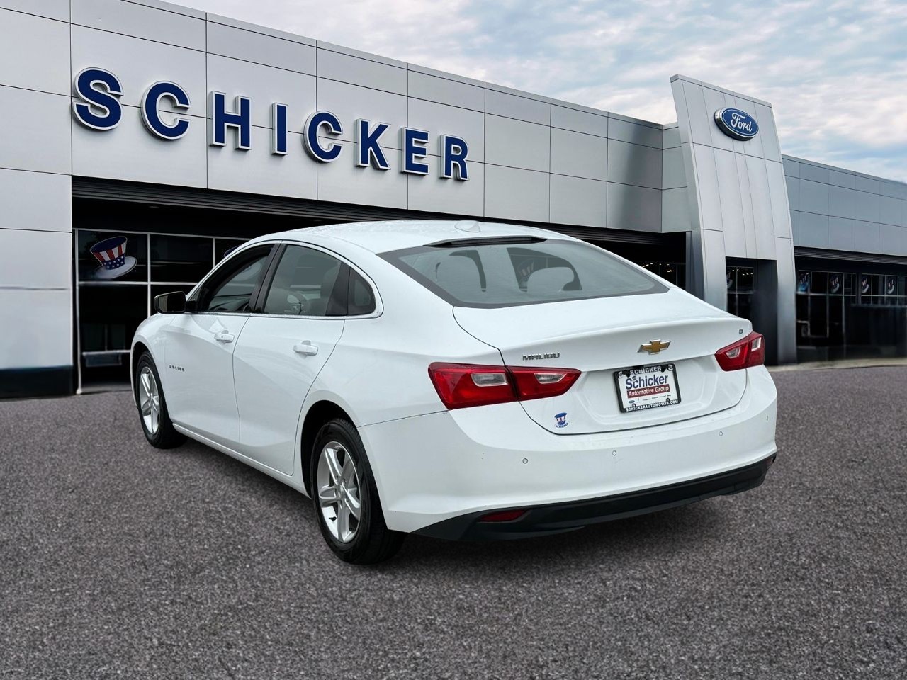 Chevrolet Malibu Vehicle Full-screen Gallery Image 03