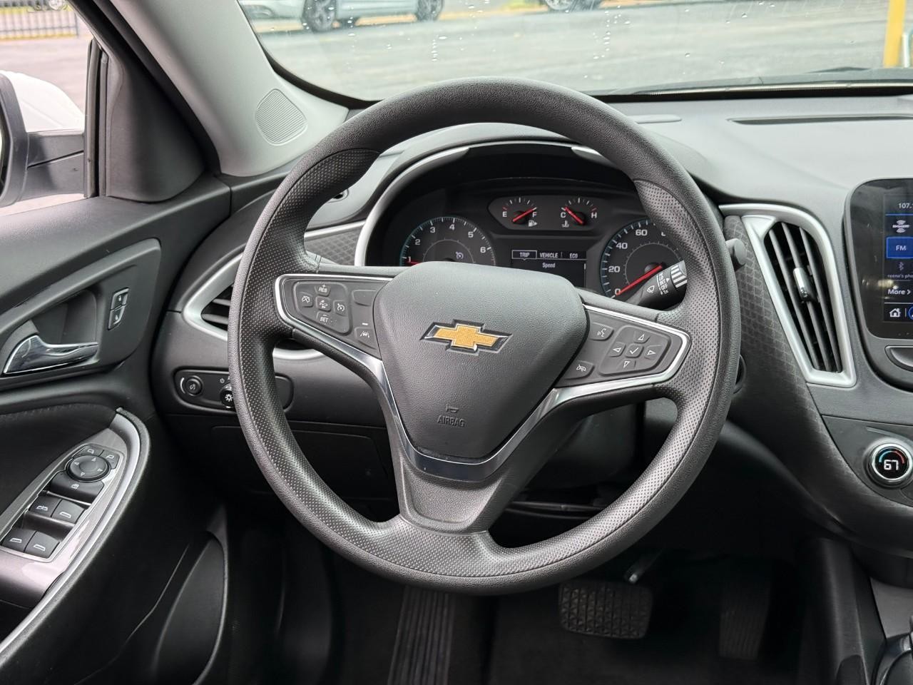 Chevrolet Malibu Vehicle Full-screen Gallery Image 07