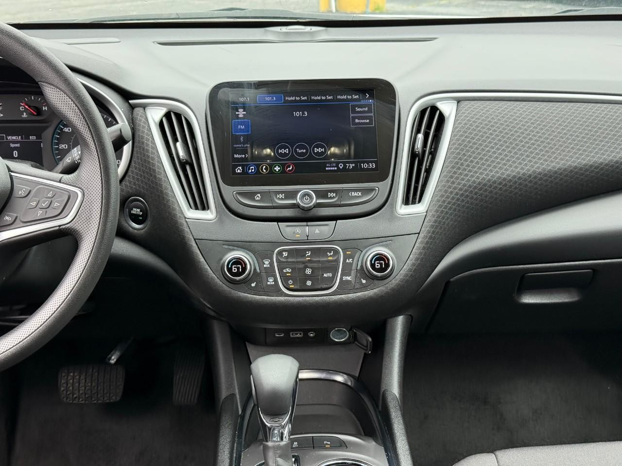 Chevrolet Malibu Vehicle Full-screen Gallery Image 08