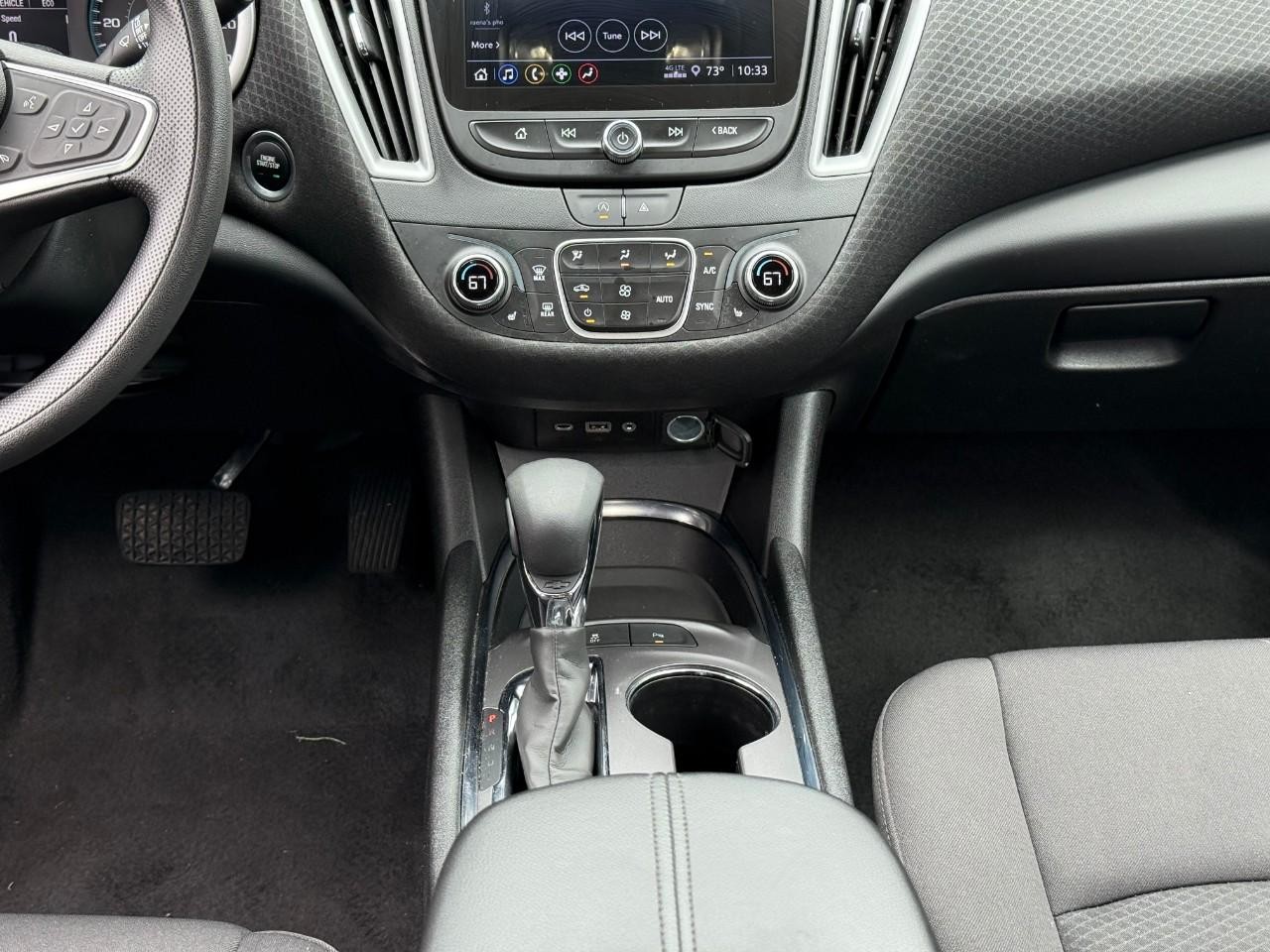 Chevrolet Malibu Vehicle Full-screen Gallery Image 09