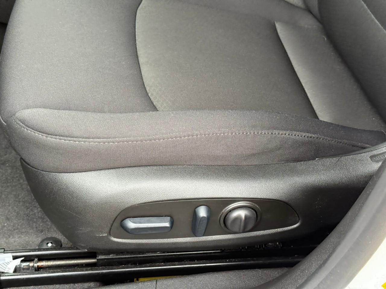 Chevrolet Malibu Vehicle Full-screen Gallery Image 13