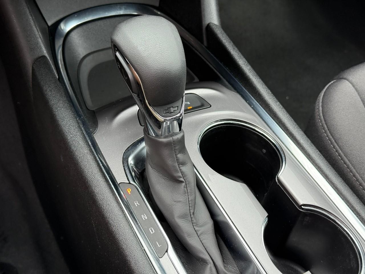 Chevrolet Malibu Vehicle Full-screen Gallery Image 17