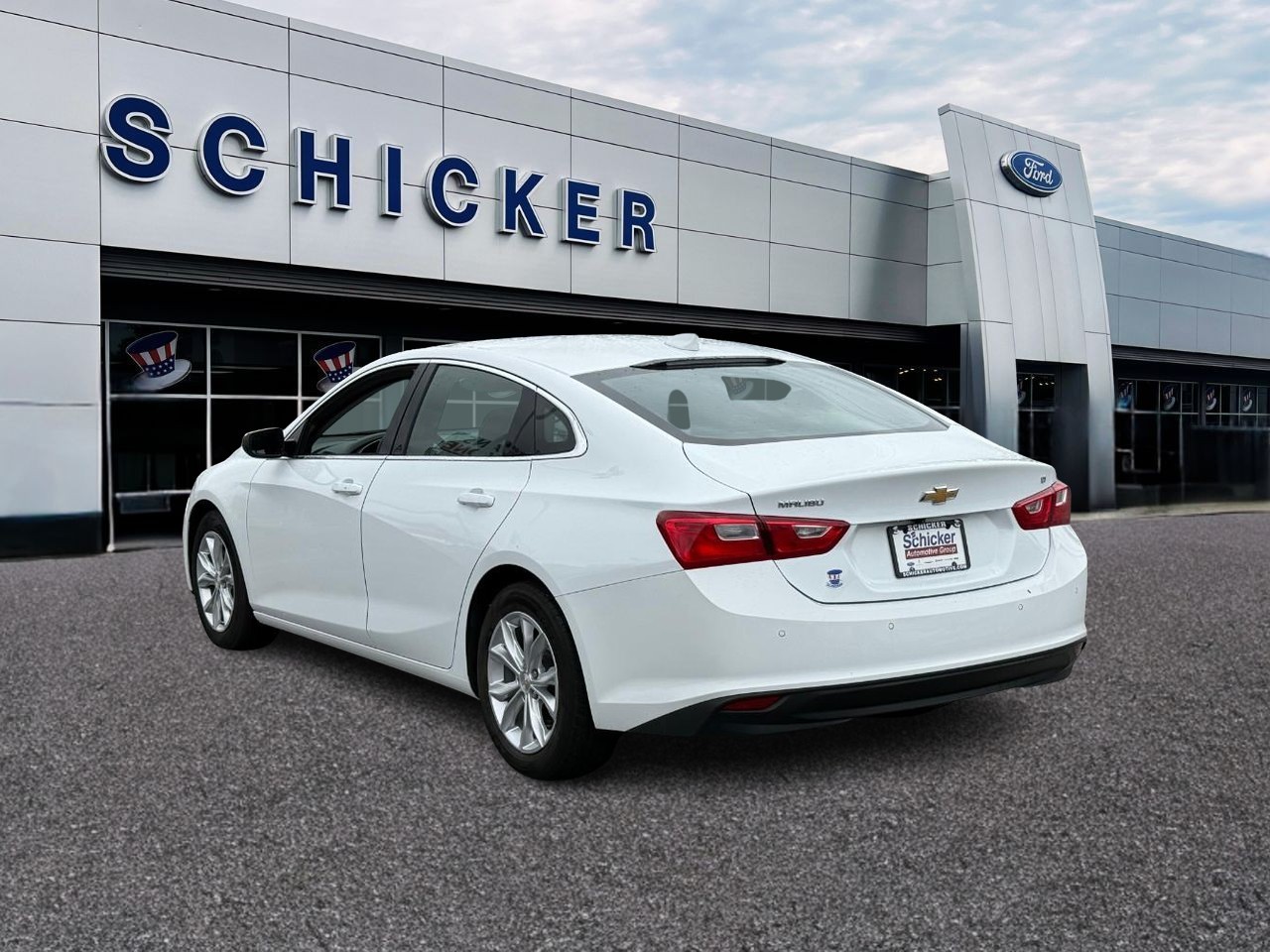 Chevrolet Malibu Vehicle Full-screen Gallery Image 03