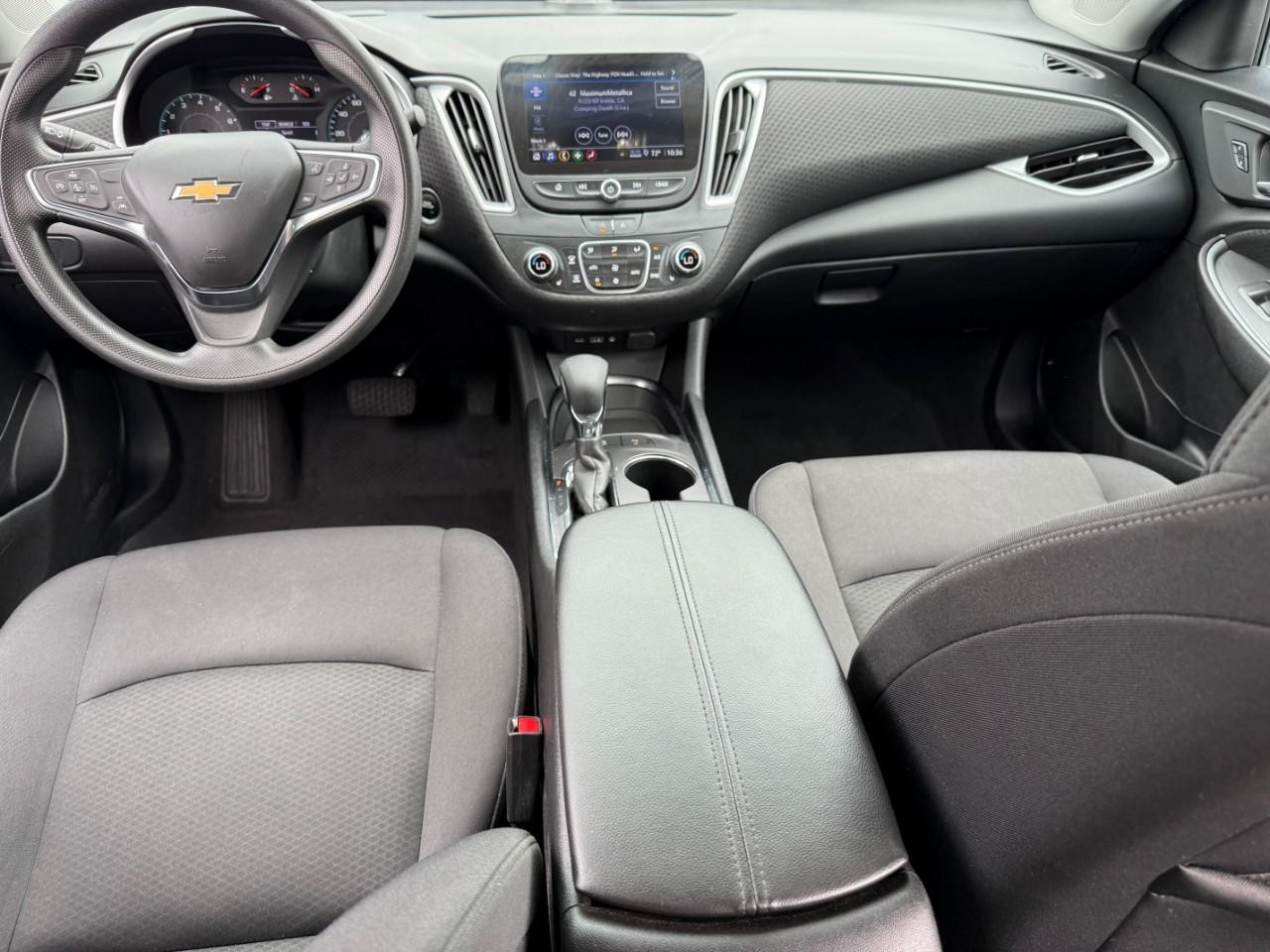 Chevrolet Malibu Vehicle Full-screen Gallery Image 06