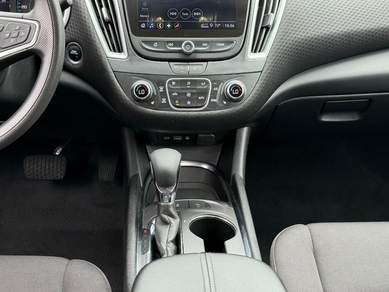 Chevrolet Malibu Vehicle Full-screen Gallery Image 09