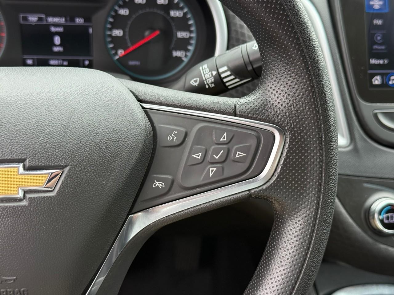 Chevrolet Malibu Vehicle Full-screen Gallery Image 14