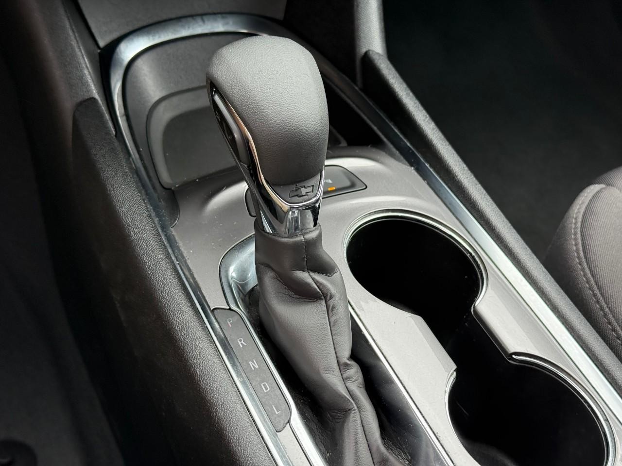 Chevrolet Malibu Vehicle Full-screen Gallery Image 16