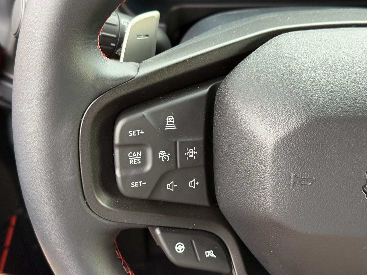 Ford Bronco Vehicle Full-screen Gallery Image 09