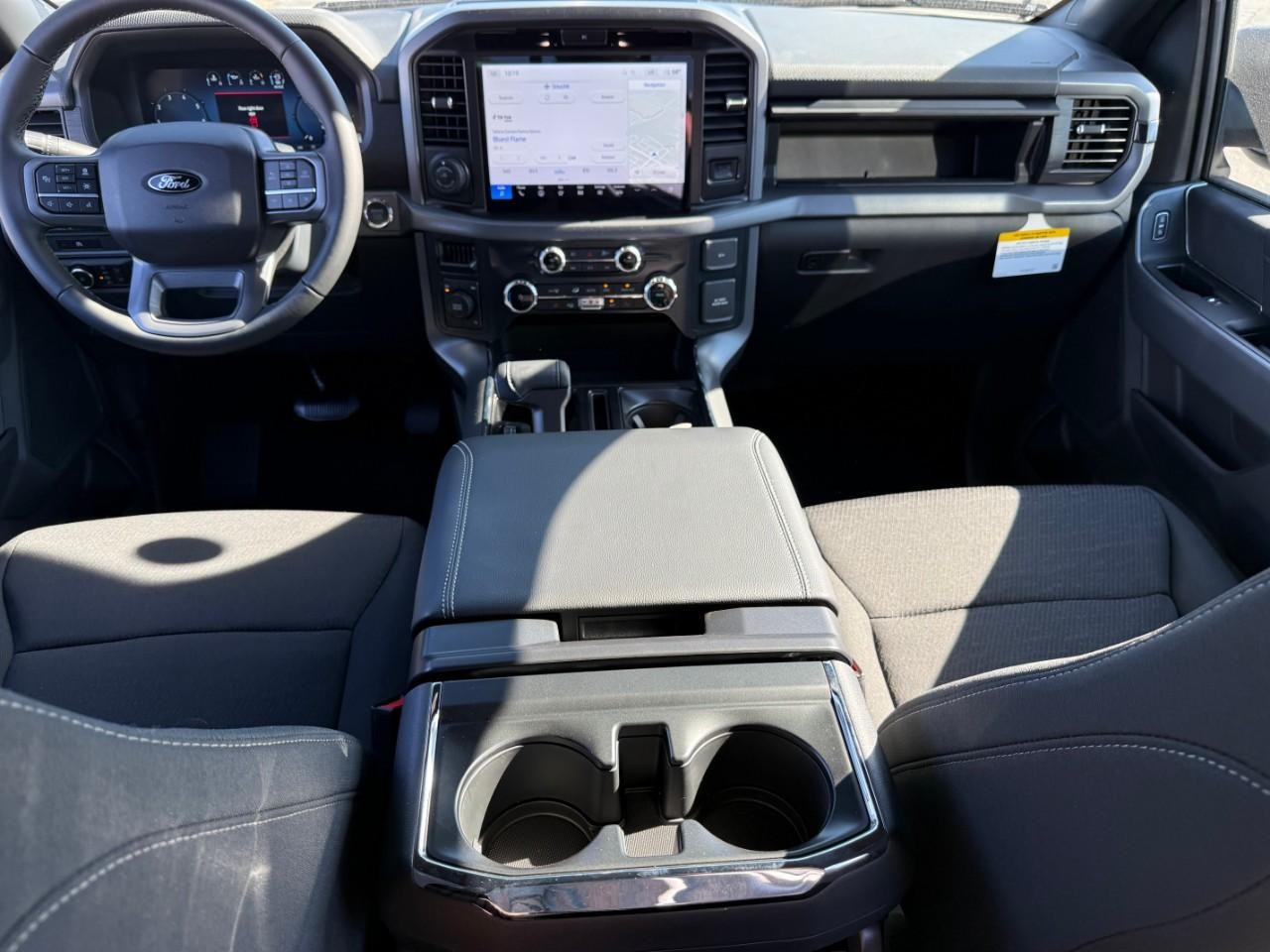 Ford F-150 Vehicle Full-screen Gallery Image 06