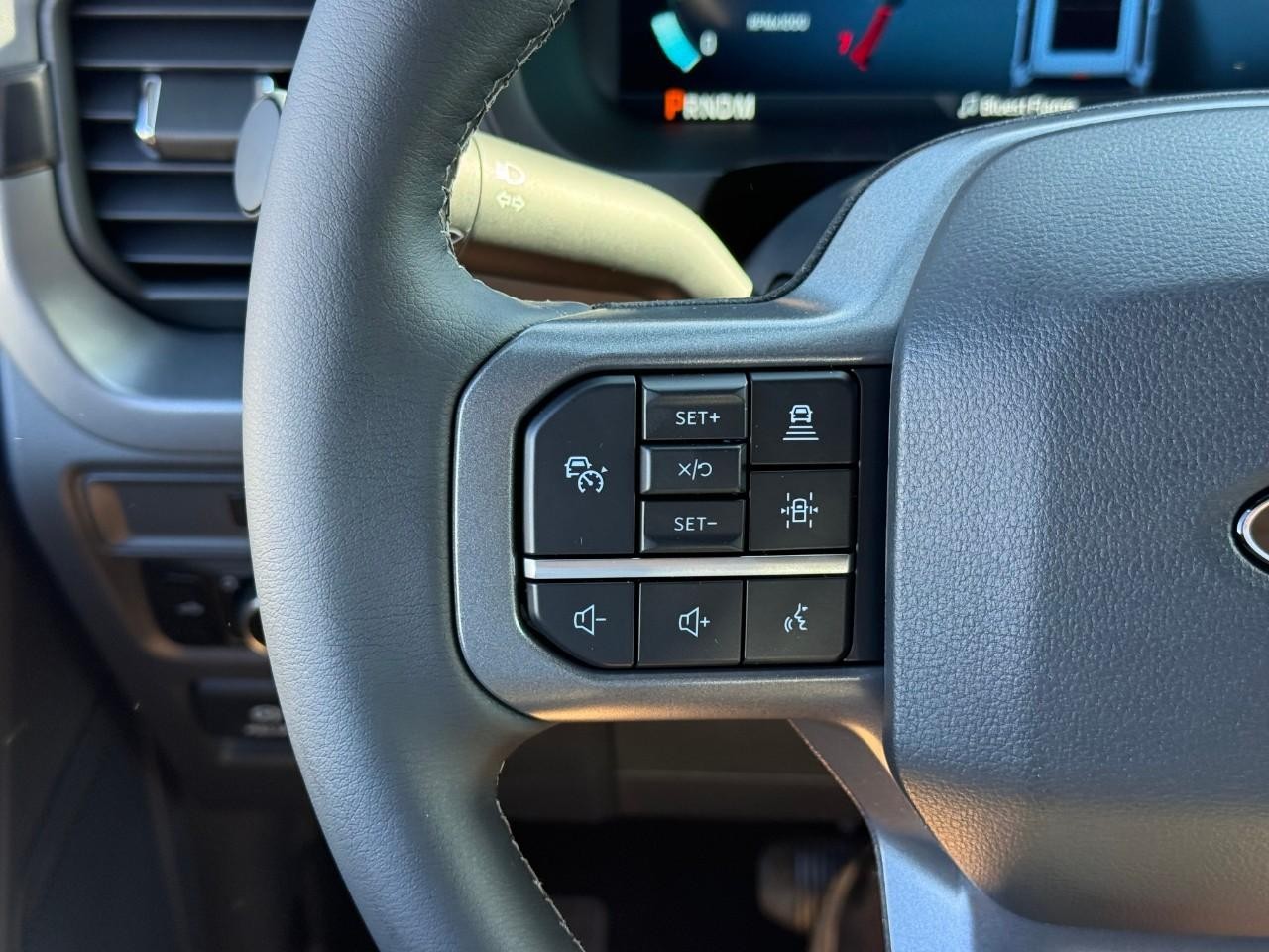 Ford F-150 Vehicle Full-screen Gallery Image 13