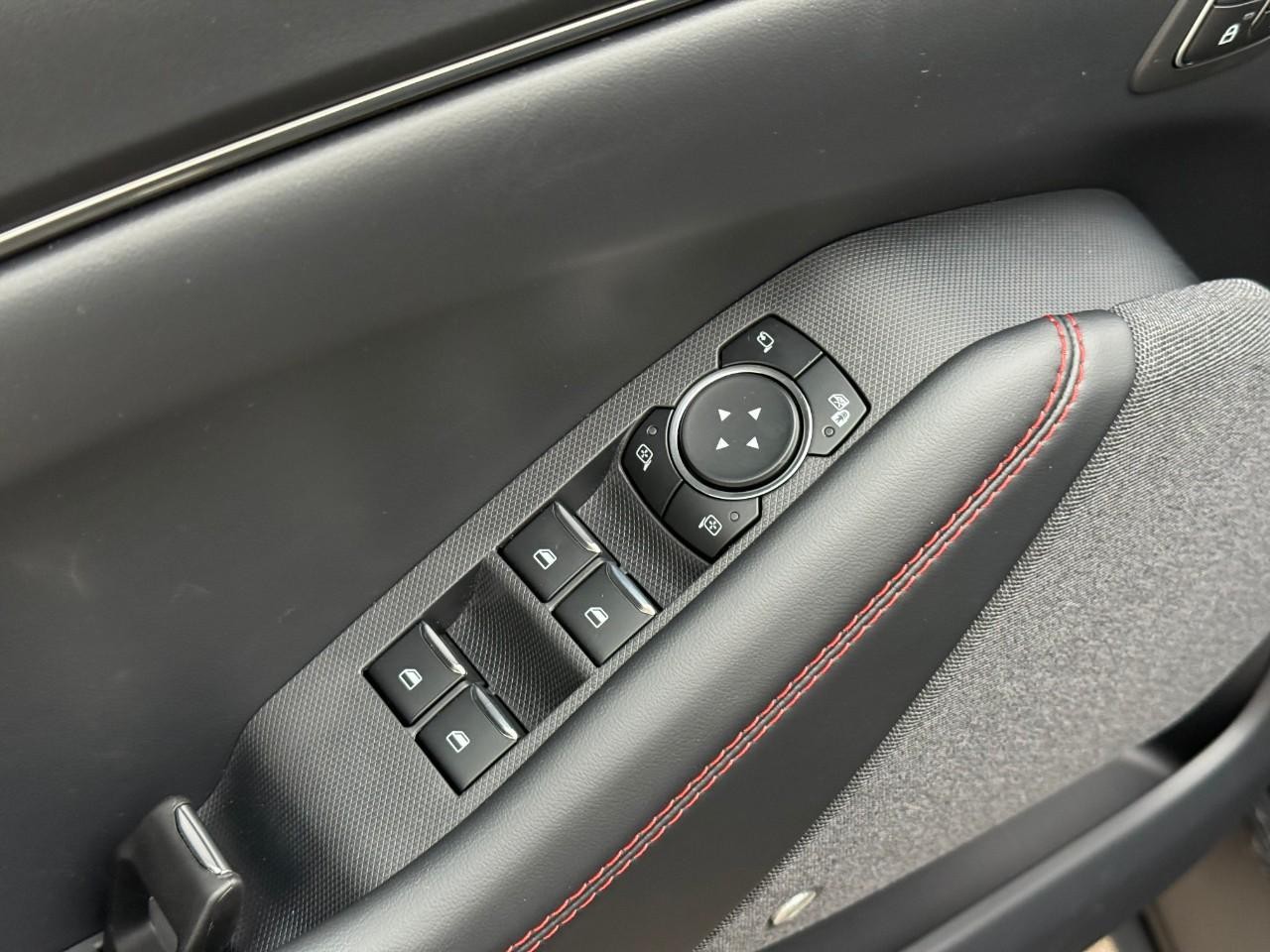 Ford Mustang Mach-E Vehicle Full-screen Gallery Image 10