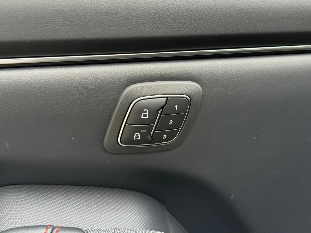 Ford Mustang Mach-E Vehicle Full-screen Gallery Image 11