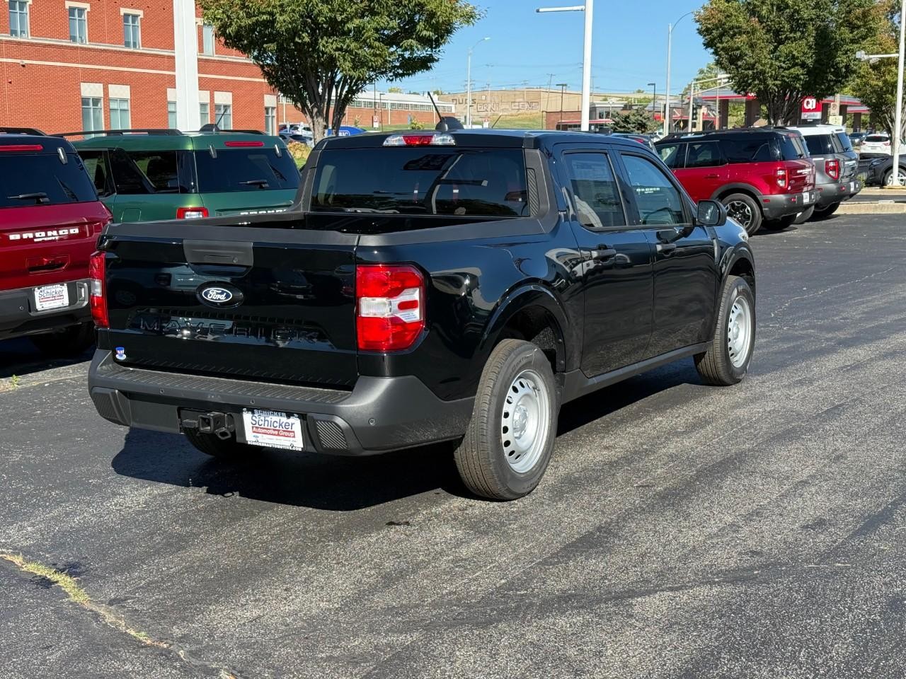 Ford Maverick Vehicle Full-screen Gallery Image 03