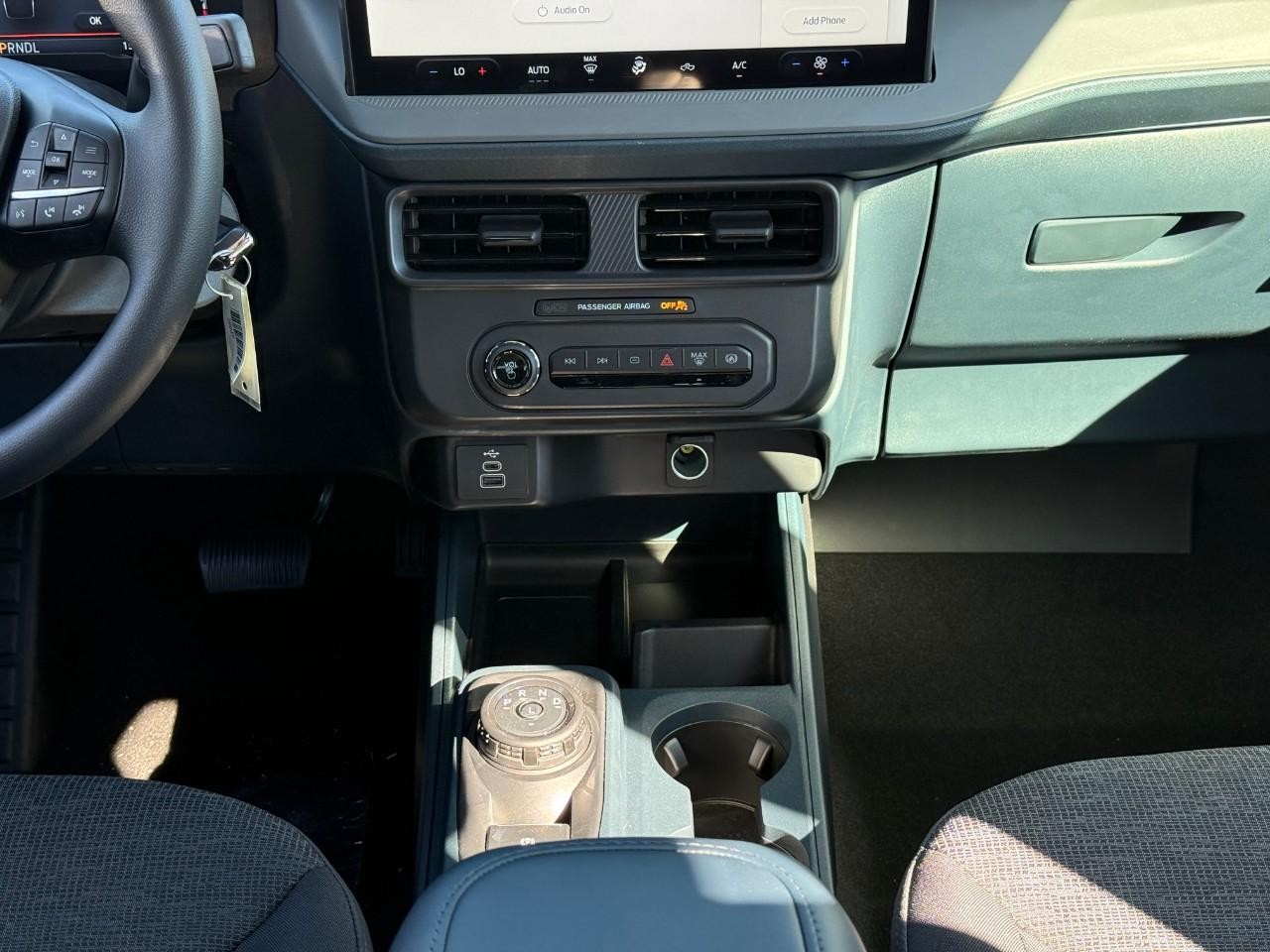 Ford Maverick Vehicle Full-screen Gallery Image 09