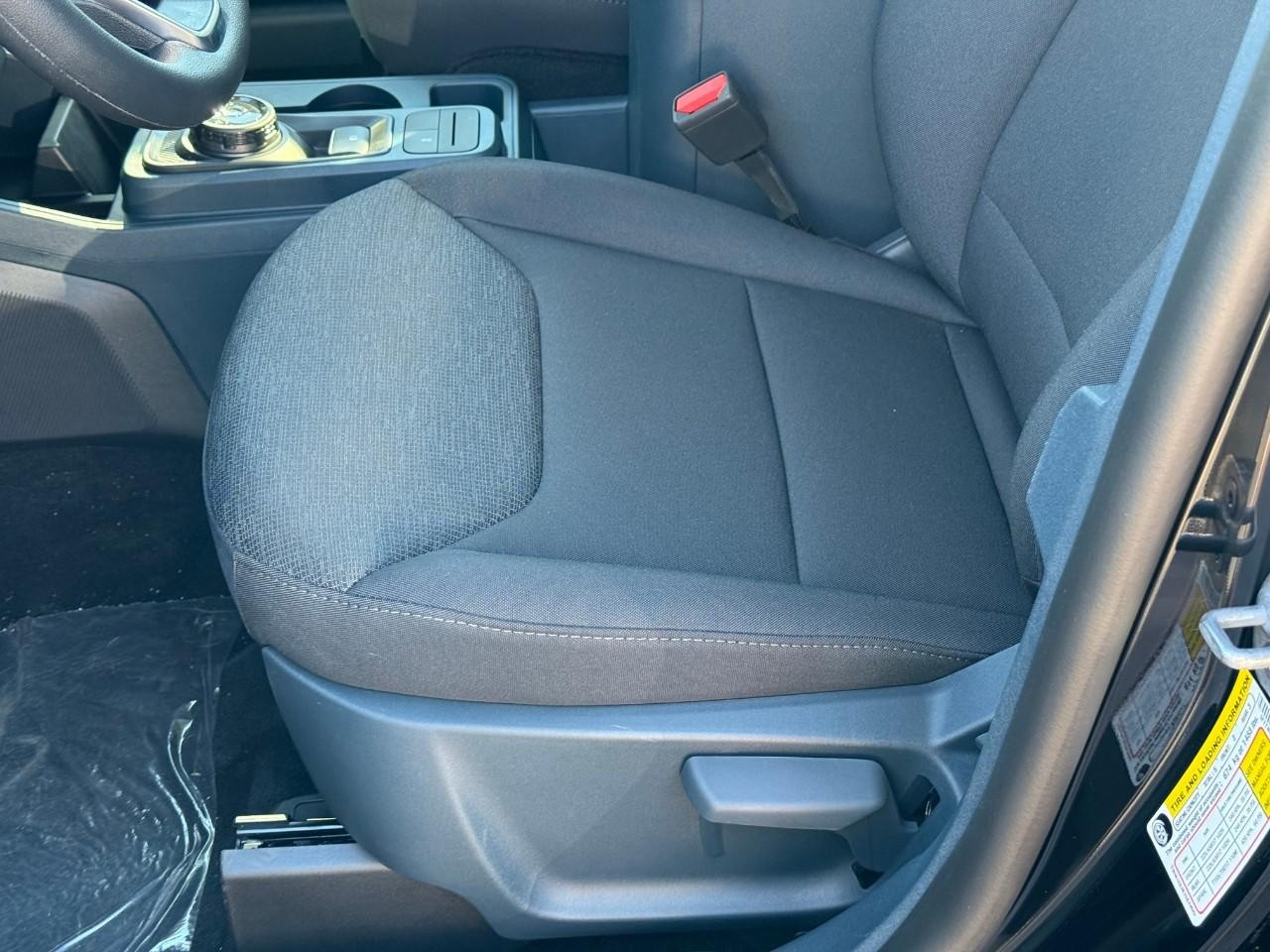 Ford Maverick Vehicle Full-screen Gallery Image 11