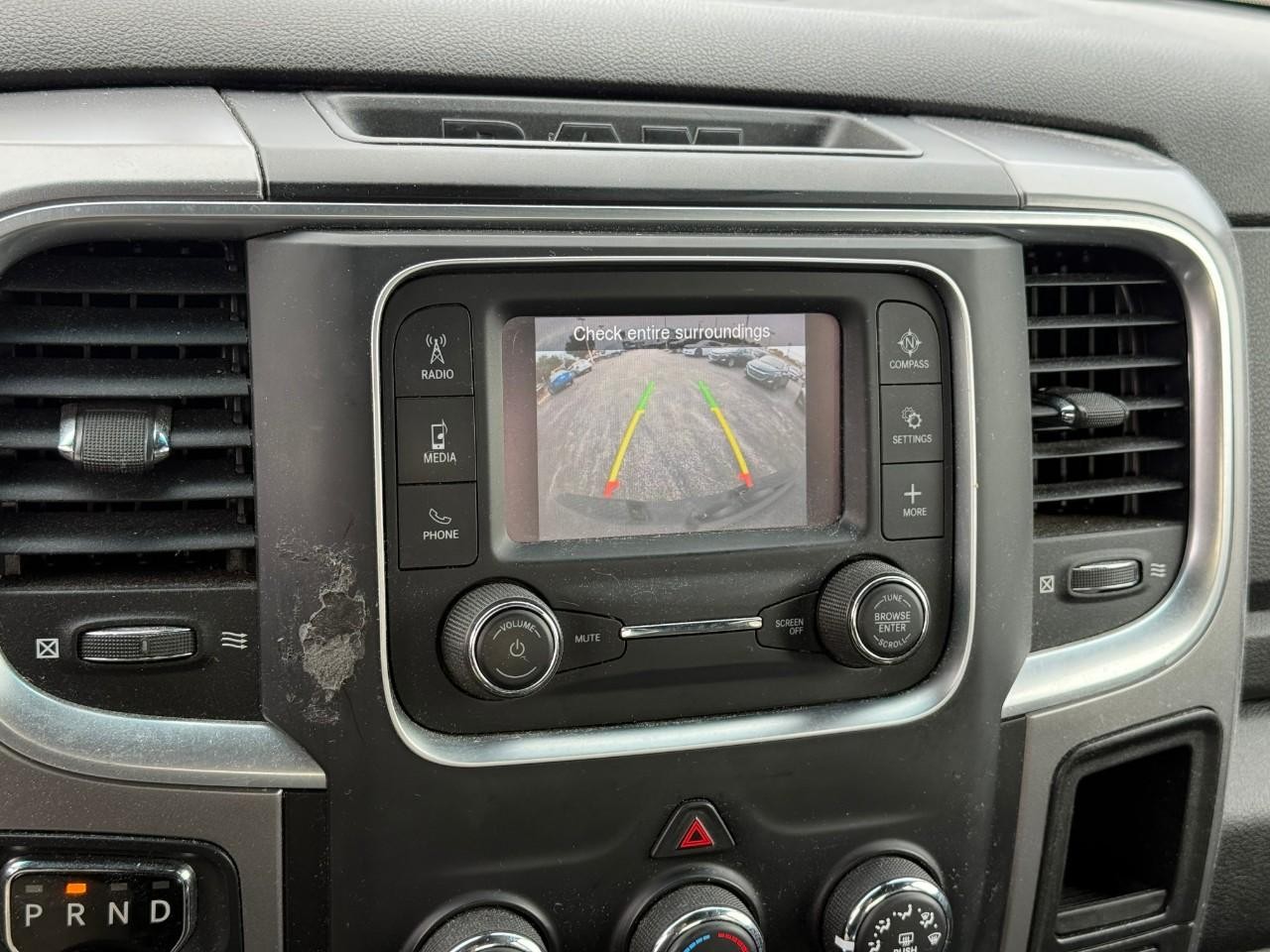 Ram 1500 Classic Vehicle Full-screen Gallery Image 12