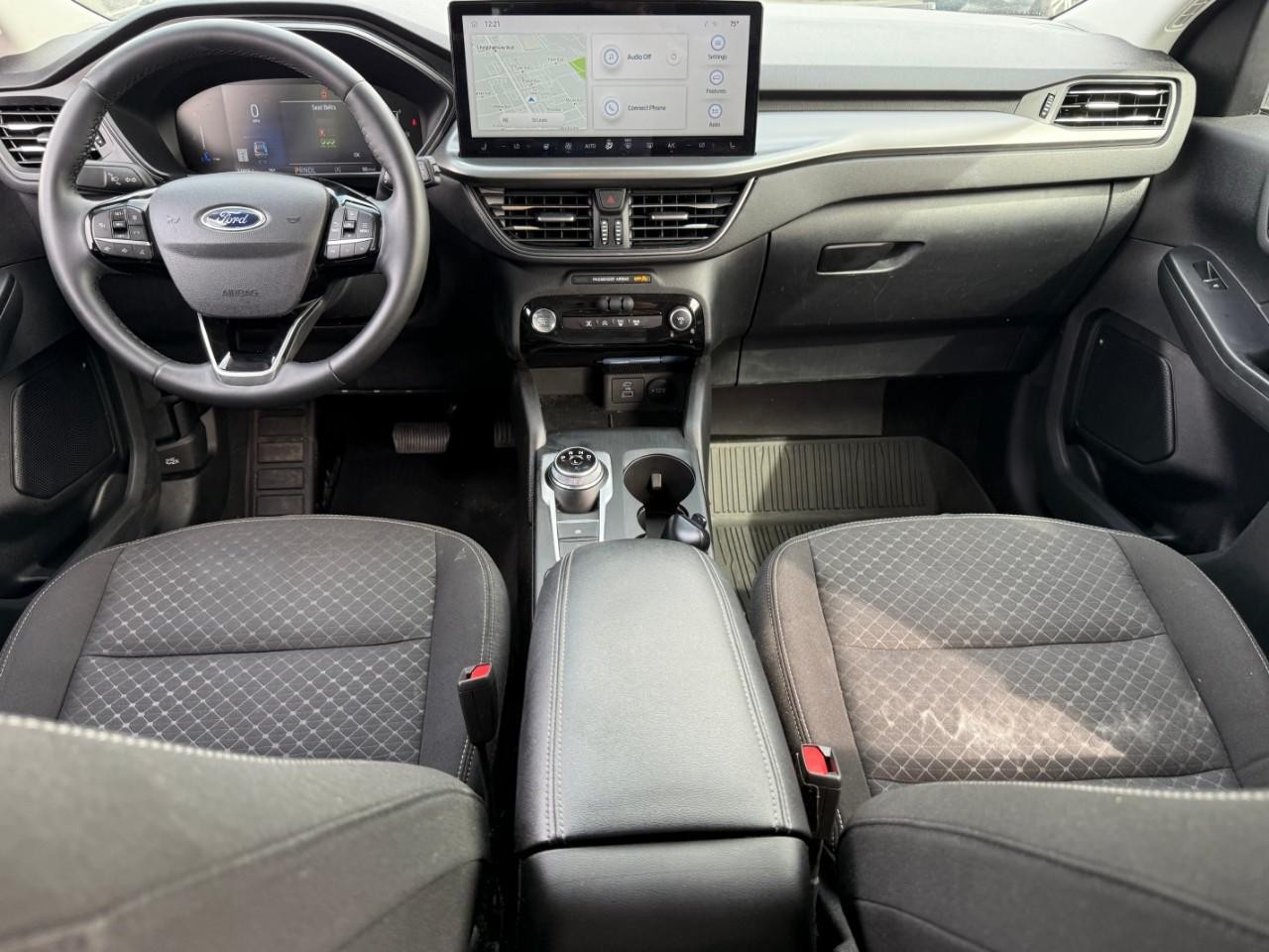 Ford Escape Vehicle Full-screen Gallery Image 07