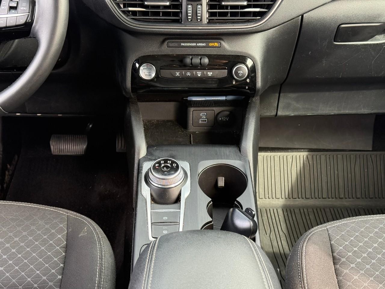 Ford Escape Vehicle Full-screen Gallery Image 11